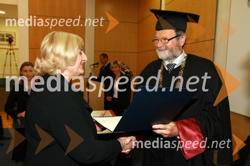 Dr. Nevenka Krčevski Škvarč, Medicinska fakulteta Univerze v Mariboru in prof. dr. Ivan Rozman, rektor Univerze v MariboruUniverza v Mariboru: Promocija doktorjev znanosti, junij 2010
