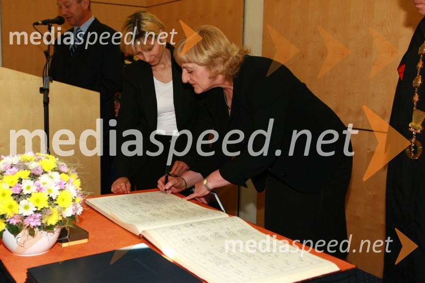 Dr. Nevenka Krčevski Škvarč, Medicinska fakulteta Univerze v MariboruUniverza v Mariboru: Promocija doktorjev znanosti, junij 2010