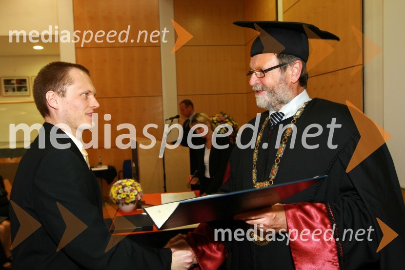 Dr. Rok Istenič, Fakulteta za elektrotehniko, računalništvo in informatiko Univerze v Mariboru ter prof. dr. Ivan Rozman, rektor Univerze v MariboruUniverza v Mariboru: Promocija doktorjev znanosti, junij 2010