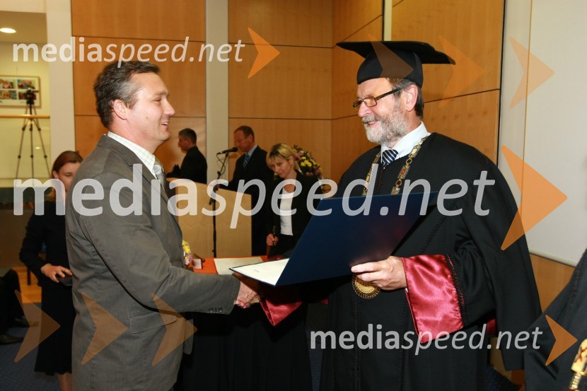 Dr. Tomaž Kramberger, Fakulteta za elektrotehniko, računalništvo in informatiko Univerze v Mariboru in prof. dr. Ivan Rozman, rektor Univerze v MariboruUniverza v Mariboru: Promocija doktorjev znanosti, junij 2010