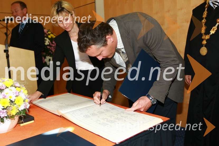 Dr. Tomaž Kramberger, Fakulteta za elektrotehniko, računalništvo in informatiko Univerze v MariboruUniverza v Mariboru: Promocija doktorjev znanosti, junij 2010