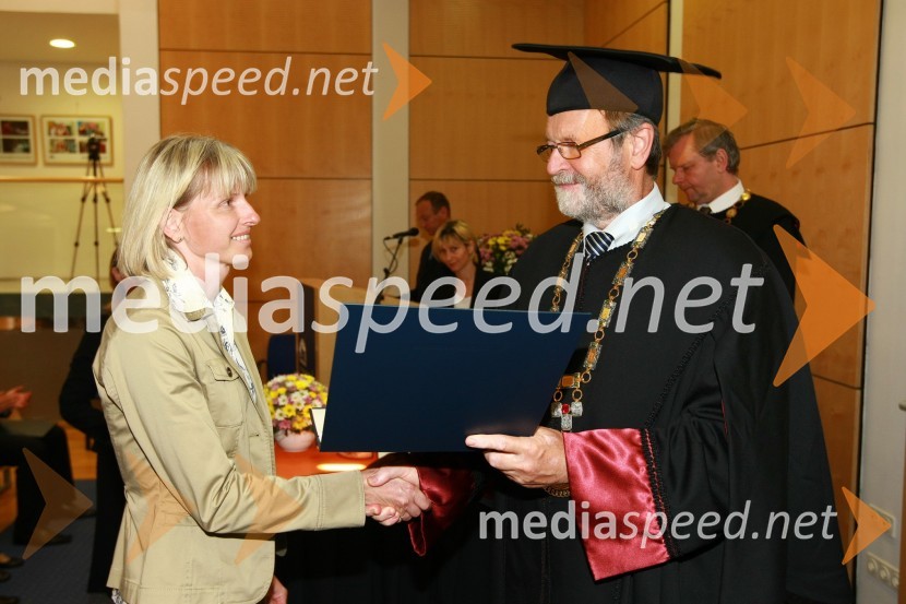 Dr. Darja Topolšek, Fakulteta za logistiko Univerze v Mariboru in prof. dr. Ivan Rozman, rektor Univerze v MariboruUniverza v Mariboru: Promocija doktorjev znanosti, junij 2010
