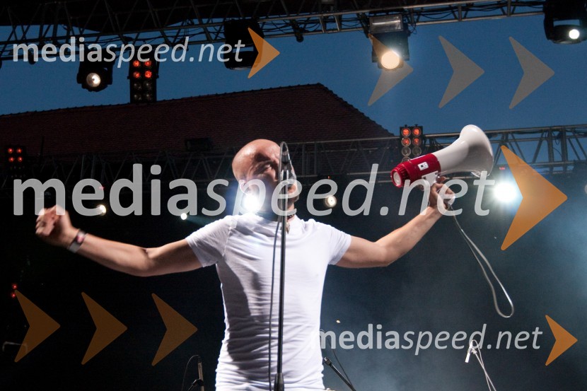 Pevec skupine AdamItak džabest, koncert skupine Gossip