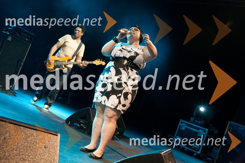 Beth Ditto, pevka skupine GossipItak džabest, koncert skupine Gossip