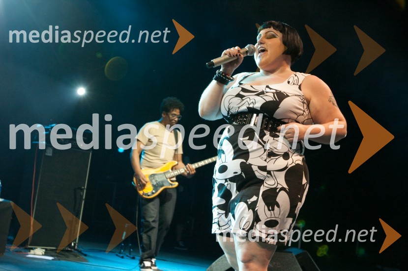 Beth Ditto, pevka skupine GossipItak džabest, koncert skupine Gossip