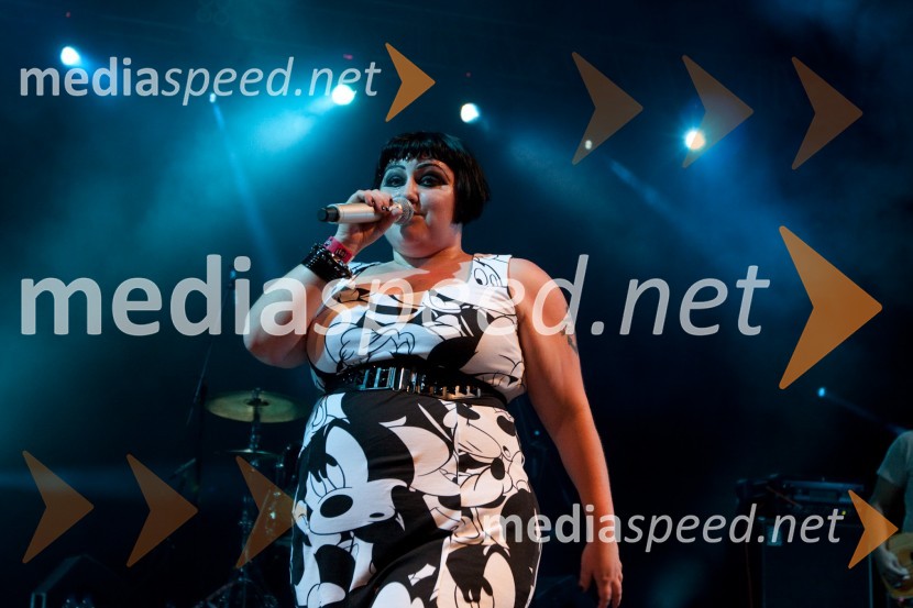 Beth Ditto, pevka skupine GossipItak džabest, koncert skupine Gossip