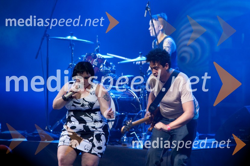 Beth Ditto, pevka skupine Gossip in kitaristItak džabest, koncert skupine Gossip