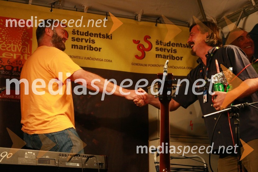 Danilo Ženko, tonski mojster in Vladimir Šega, organizacijski odbor Festivala Lent18. Festival Lent 2010, koncert Prljavo kazalište in Zoran Predin
