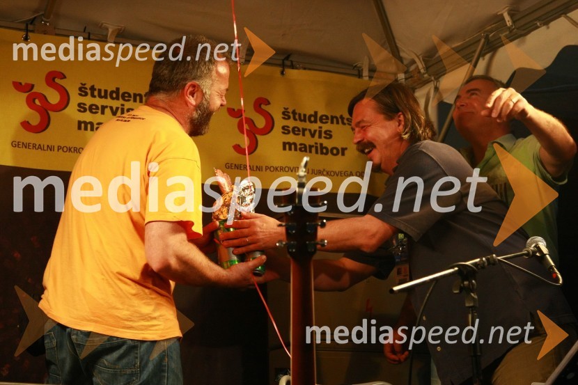 Danilo Ženko, tonski mojster in Vladimir Šega, organizacijski odbor Festivala Lent18. Festival Lent 2010, koncert Prljavo kazalište in Zoran Predin