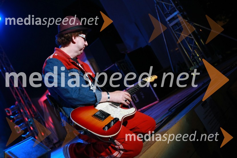 Jasenko Houra - Jajo, ustanovitelj ter kitarist skupine Prljavo kazalište18. Festival Lent 2010, koncert Prljavo kazalište in Zoran Predin