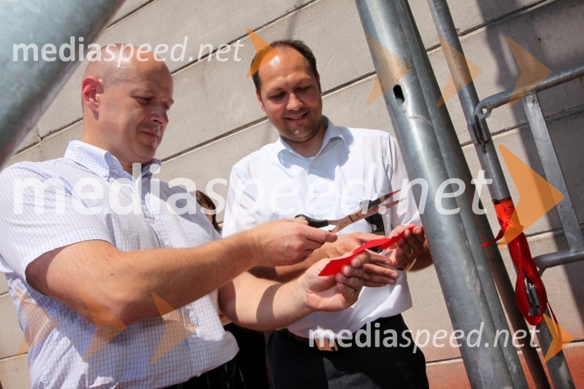 Miran Hrženjak, direktor podjetja Keter Invest in dr. Uroš Merc, direktor podjetja BisolOdprtje največje strešne solarne elektrarne v Sloveniji