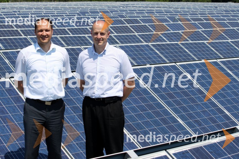 Dr. Uroš Merc, direktor podjetja Bisol in Miran Hrženjak, direktor podjetja Keter InvestOdprtje največje strešne solarne elektrarne v Sloveniji