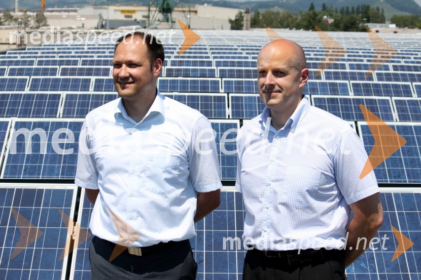 Dr. Uroš Merc, direktor podjetja Bisol in Miran Hrženjak, direktor podjetja Keter InvestOdprtje največje strešne solarne elektrarne v Sloveniji