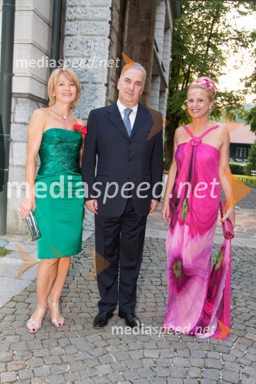Nevenka Črešnar Pergar, lastnica in direktorica podjetja NP Consulting, Samoil Filipovski, veleposlanik Republike Makedonije v Sloveniji in Diana Dimnik, zdravnicaKresna noč 2010