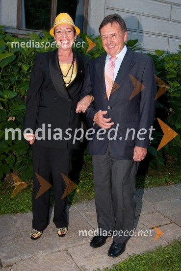 Milenka Knez, Mial media marketing s spremljevalcemKresna noč 2010