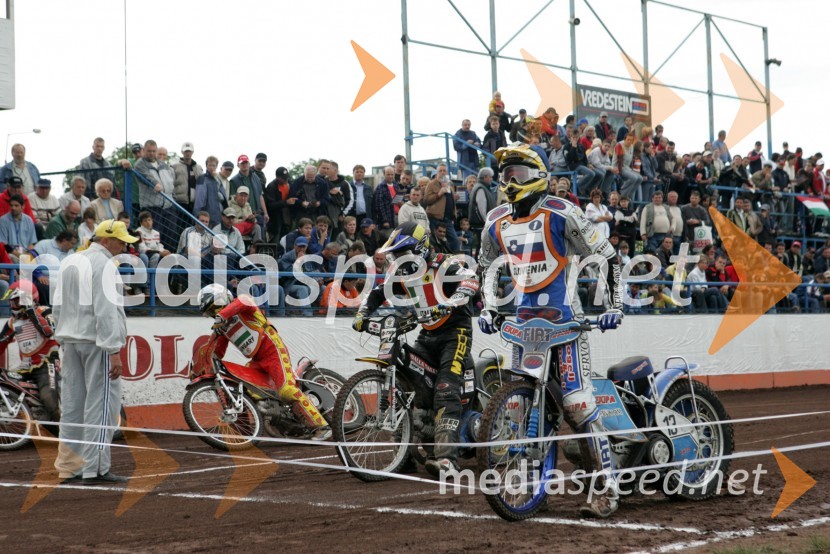 Štart, desno Matej Žagar (Slovenija)SPEEDWAY, svetovno prvenstvo ekip Miškolc, Madžarska