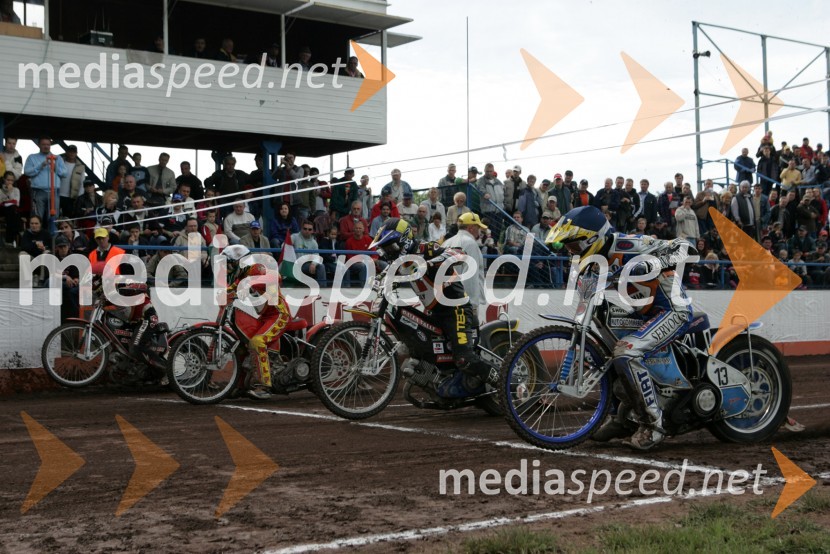 Štart, desno Matej Žagar (Slovenija)SPEEDWAY, svetovno prvenstvo ekip Miškolc, Madžarska