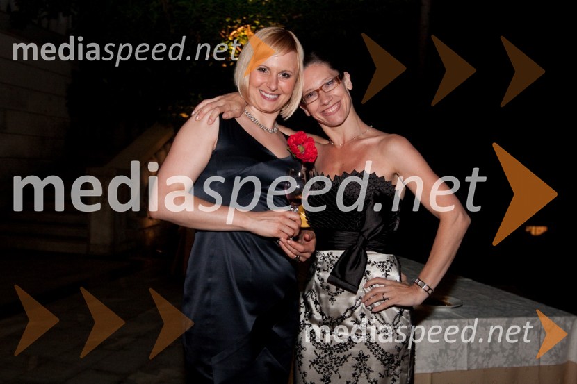 Alja Novak, oblikovalka čevljev in Katja MlakarKresna noč 2010
