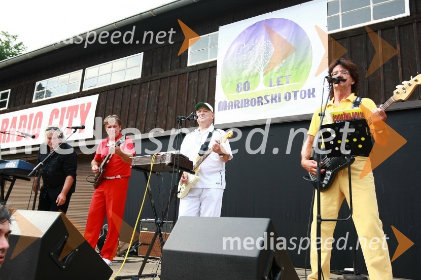 Skupina Čudežna poljaMariborski otok - 80 let