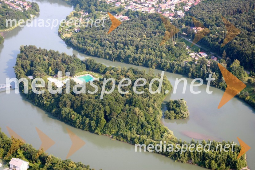 Mariborski otok, kopališčeMariborski otok - 80 let