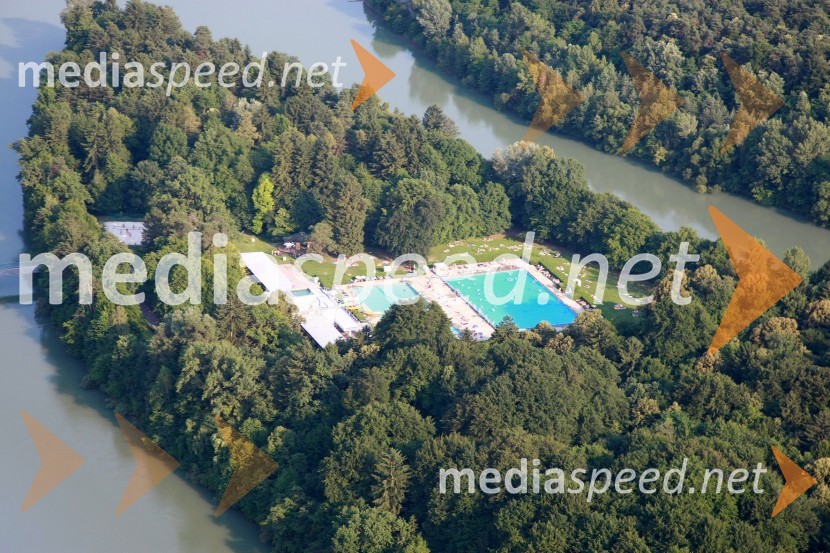 Mariborski otok, kopališčeMariborski otok - 80 let