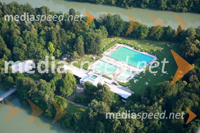 Mariborski otok, kopališčeMariborski otok - 80 let