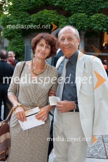 	Branko Pavlin, predsednik uprave časopisne družbe Dnevnik, soproga MojcaMahler v Ljubljani, otvoritev Festivala Ljubljana 2010