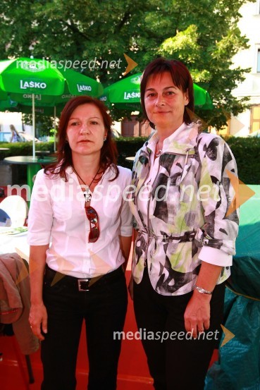 Mirjam Hočevar, finančna direktorica Pivovarna Union d.d. in Marjeta Zevnik, direktorica splošnega sektorja Pivovarna Union d.d. ter predsednica nadzornega sveta časopisne družbe DeloPivo in cvetje 2010, otvoritev