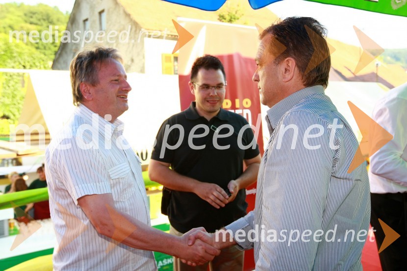 Dušan Zorko, direktor družbe Pivovarna Laško d.d. in Bojan Ban, direktor NK MariborPivo in cvetje 2010, otvoritev