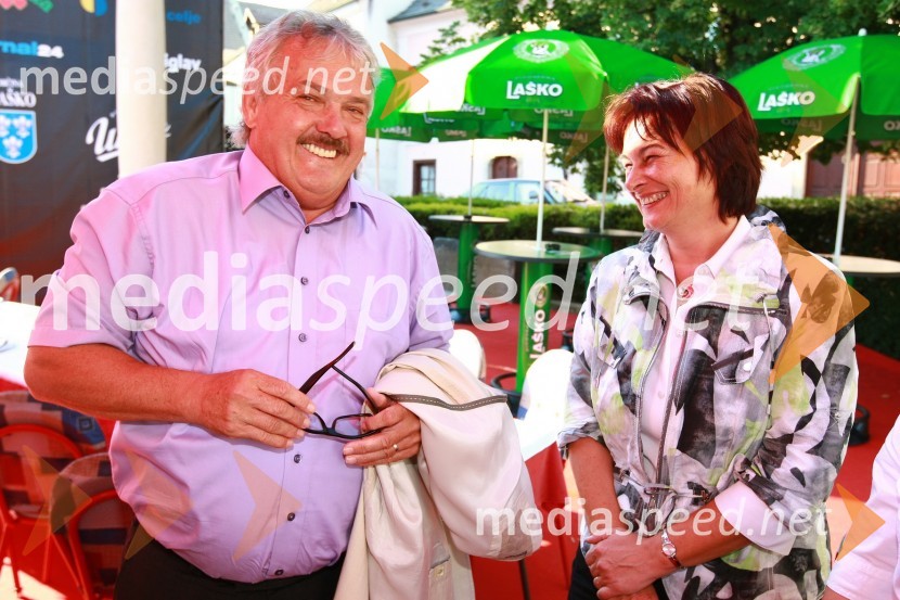 Zvonko Murgelj, direktor podjetja Radenska in Marjeta Zevnik, direktorica splošnega sektorja Pivovarna Union d.d. ter predsednica nadzornega sveta časopisne družbe DeloPivo in cvetje 2010, otvoritev