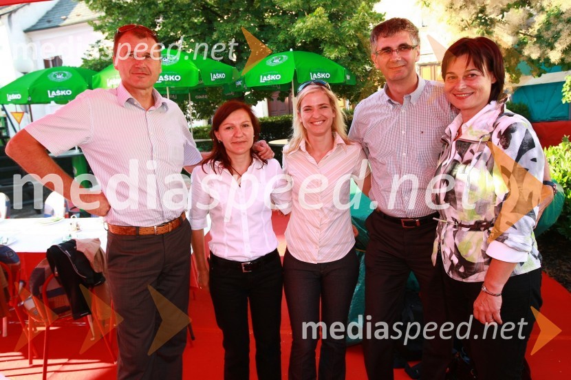 Gorazd Lukman, svetovalec direktorja za komercialo družbe Pivovarna Laško d.d., Mirjam Hočevar, finančna direktorica Pivovarna Union d.d., ..., Matej Oset, tehnični direktor družbe Pivovarna Laško d.d. ter Marjeta Zevnik, direktorica splošnega sektorja Pivovarna Union d.d. in predsednica nadzornega sveta časopisne družbe DeloPivo in cvetje 2010, otvoritev