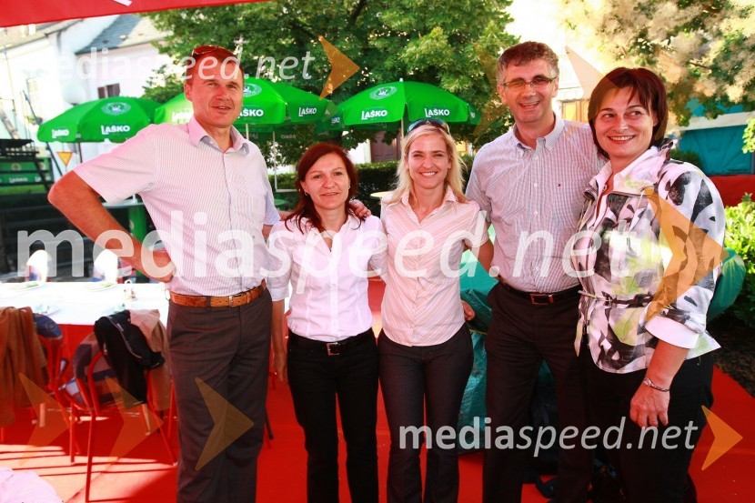 Gorazd Lukman, svetovalec direktorja za komercialo družbe Pivovarna Laško d.d., Mirjam Hočevar, finančna direktorica Pivovarna Union d.d., ..., Matej Oset, tehnični direktor družbe Pivovarna Laško d.d. ter Marjeta Zevnik, direktorica splošnega sektorja Pivovarna Union d.d. in predsednica nadzornega sveta časopisne družbe DeloPivo in cvetje 2010, otvoritev