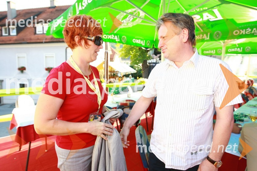 Andreja Križnik, direktorica Javnega zavoda Center za šport, turizem, informiranje in kulturo Laško (Stik) in Dušan Zorko, direktor družbe Pivovarna Laško d.d.Pivo in cvetje 2010, otvoritev