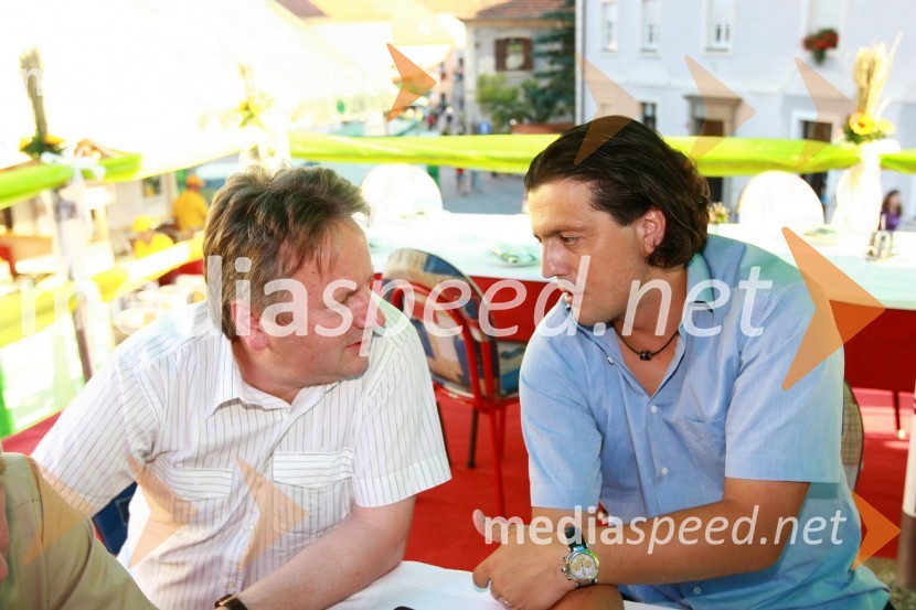 Dušan Zorko, direktor družbe Pivovarna Laško d.d. in Zlatko Zahovič, športni direktor NK MariborPivo in cvetje 2010, otvoritev