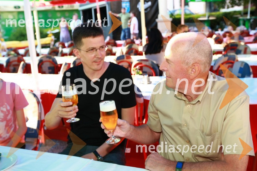 Božidar Novak, partner in svetovalec v komunikacijski skupini SPEM ter Anton Turnšek, nekdanji predsednik uprave družbe Pivovarna Laško d.d.Pivo in cvetje 2010, otvoritev