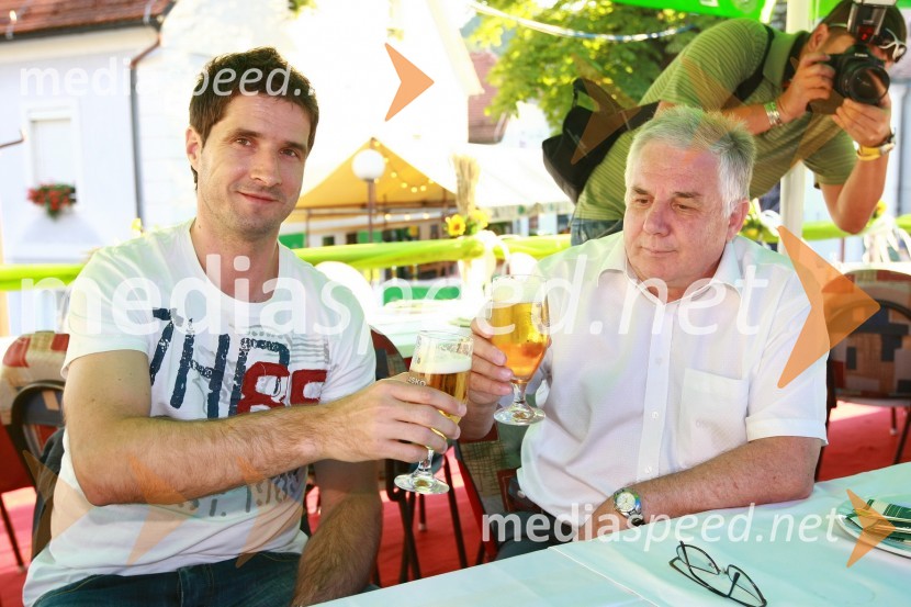 Roman Pungartnik, direktor rokometnega kluba Celje Pivovarna Laško in Marko Jugovič, direktor grosistične prodaje družbe Pivovarna Laško d.d.  	 
	Pivo in cvetje 2010, otvoritev
