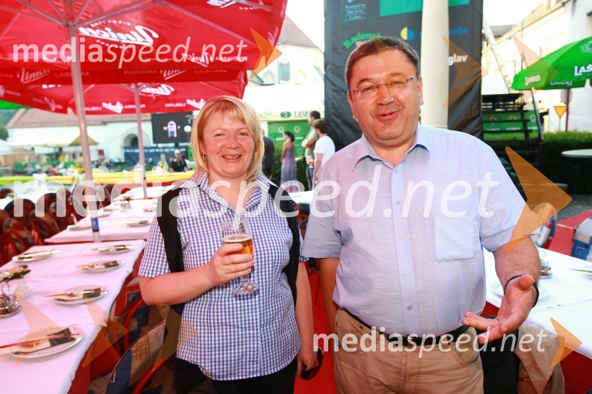 Brigita Rajh Oplotnik in Miro Firm, vodja nabave Pivovarna LaškoPivo in cvetje 2010, otvoritev