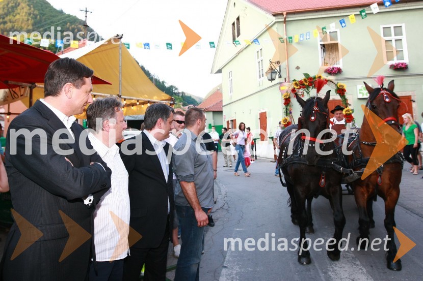 Borut Pahor, predsednik vlade Republike Slovenije, Dušan Zorko, direktor družbe Pivovarna Laško d.d. in Matjaž Han, poslanecPivo in cvetje 2010, otvoritev