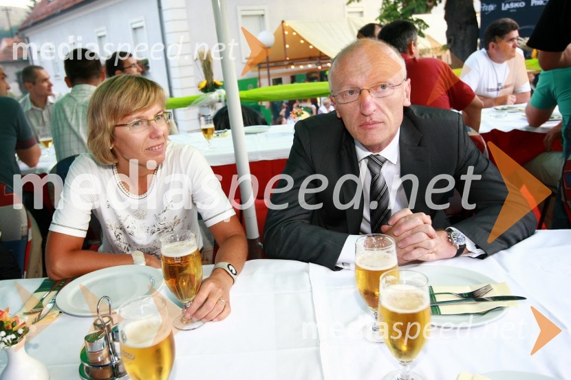 Stojan Zdolšek, odvetnik
Pivo in cvetje 2010, otvoritev