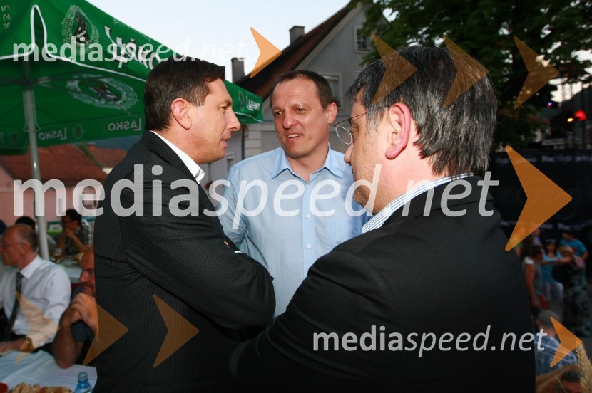 Borut Pahor, predsednik vlade Republike Slovenije, ... in Matjaž Han, poslanecPivo in cvetje 2010, otvoritev