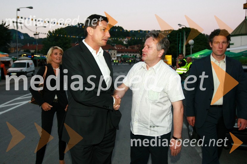 Borut Pahor, predsednik vlade Republike Slovenije in Dušan Zorko, direktor družbe Pivovarna Laško d.d.Pivo in cvetje 2010, otvoritev