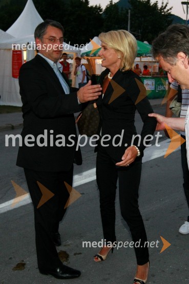 Matjaž Han, poslanec in mag. Simona Dimic, vodja kabineta predsednika vlade RSPivo in cvetje 2010, otvoritev