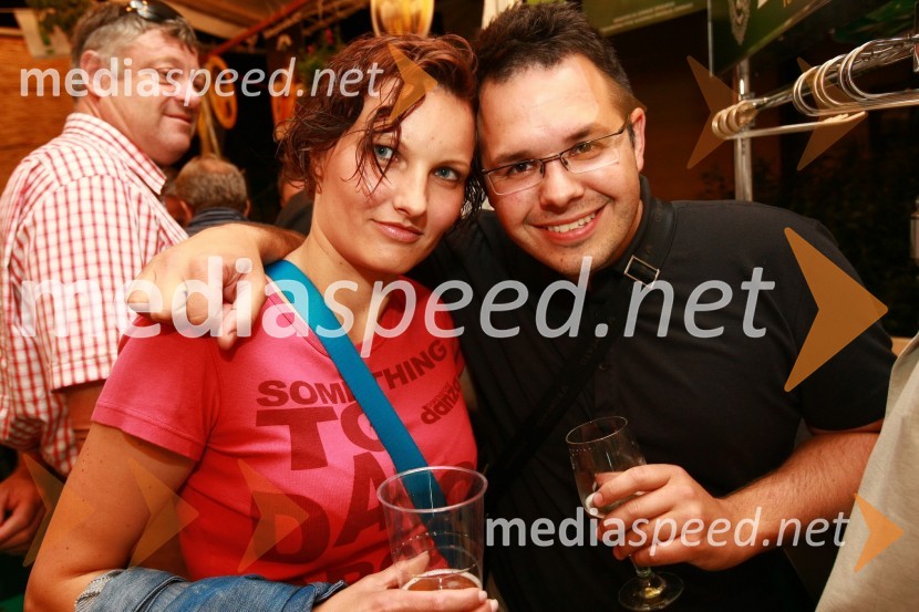 Darja Pavčnik, komerciala družbe Pivovarna Laško d.d. in Jure Struc, direktor marketinga družbe Pivovarna Laško d.d.Pivo in cvetje 2010, otvoritev