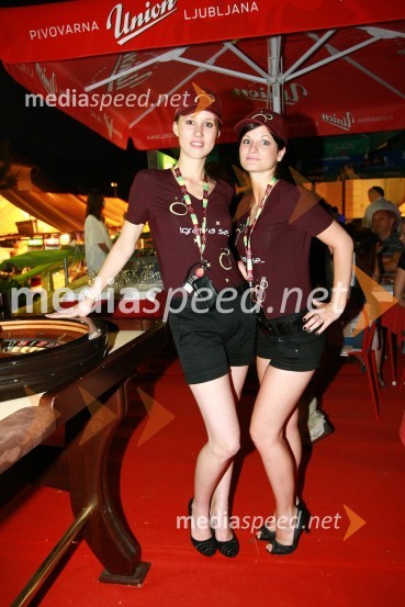 Anjuška Ivanušič in Katja PusarPivo in cvetje 2010, otvoritev