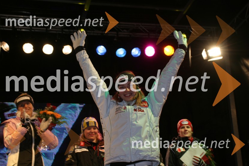 Smučarka Tina MazeTina Maze, smučarka