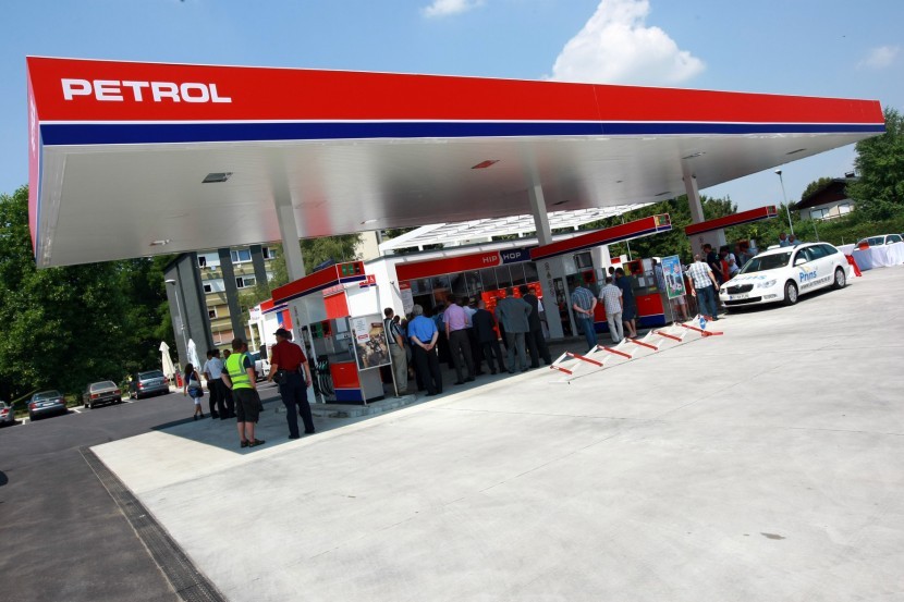 Bencinski servis Petrol na Litijski cesti v LjubljaniPetrol odprl nov bencinski servis na Litijski cesti v Ljubljani