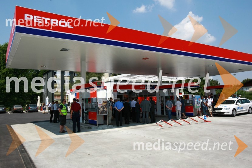 Bencinski servis Petrol na Litijski cesti v LjubljaniPetrol odprl nov bencinski servis na Litijski cesti v Ljubljani