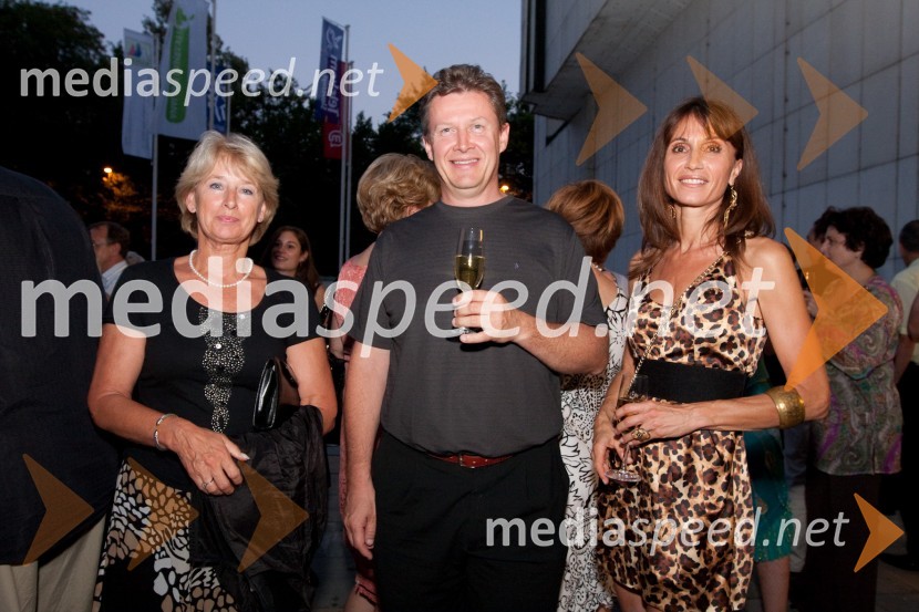 Karin Arzenšek, Davorin Poherc, direktor Kemofarmacije in soproga NatašaFestival Ljubljana: Ruski Hamlet, balet