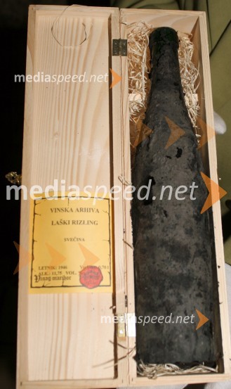 Primerek iz vinskega arhivaVinag, otvoritev prodajalne in dražba