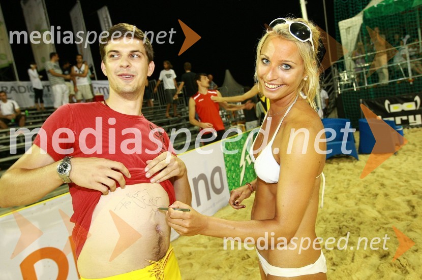 ... in Erika Fabjan, odbojkarica na mivkiBeachMaster 2010